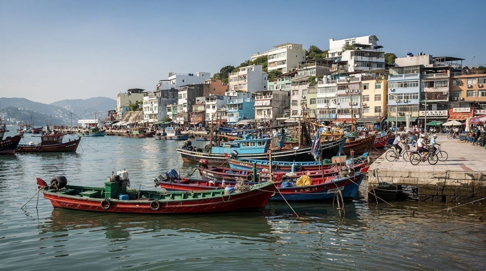 Cheung Chau — a ilha dos festivais de templo, windsurf e fish balls, Hong Kong and surroundings