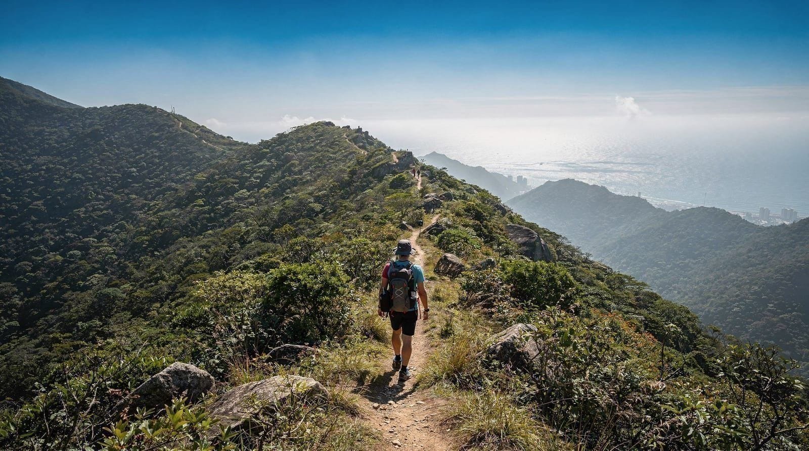 Melhores trilhos em Hong Kong — comparação de percursos para todos os níveis — 'Comparação honesta dos melhores trilhos de Hong Kong — Dragon''s Back, Lion Roc