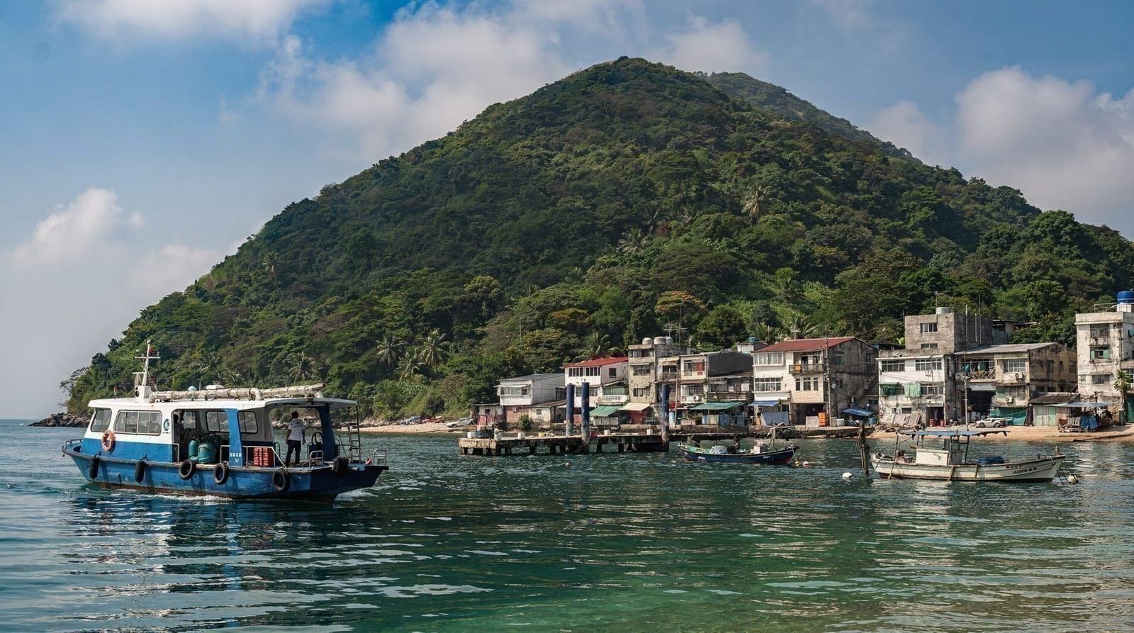 Guia das ilhas periféricas de Hong Kong — ferries, praias e escapadas sem carros — As ilhas periféricas de Hong Kong de ferry: Lamma, Cheung Chau, Lantau, Peng Cha