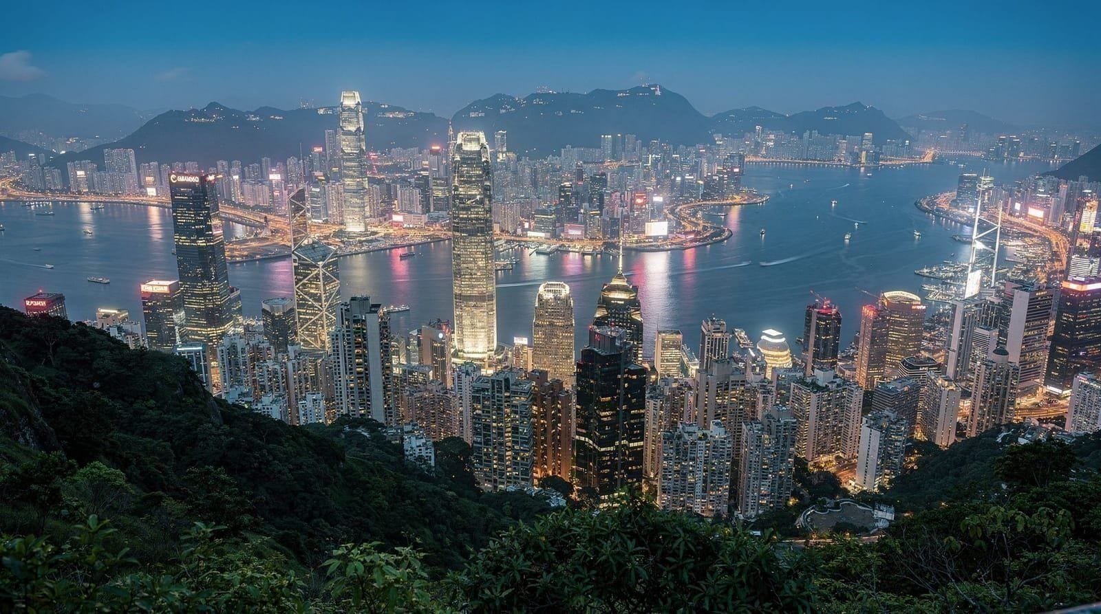 Peak Tram vs autocarro para a Victoria Peak — qual deve tomar? — Deve tomar o Peak Tram ou o autocarro 15C para a Victoria Peak? Comparação hones