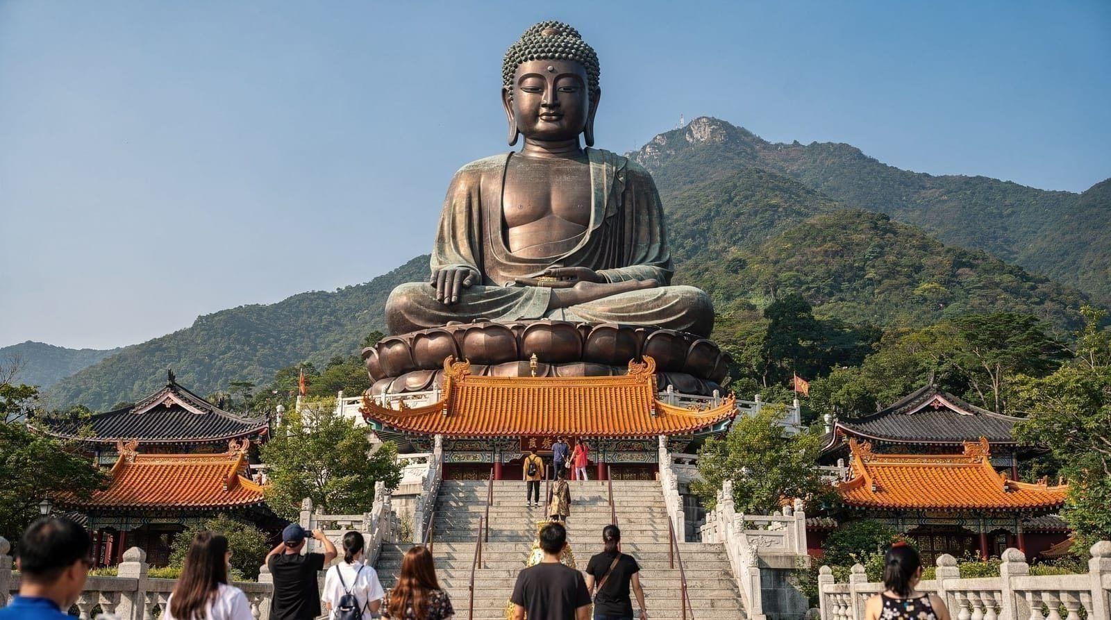 Guia do Grande Buda Tian Tan — Ngong Ping, teleférico e Mosteiro Po Lin — Grande Buda Tian Tan em Lantau — teleférico vs autocarro, admissão, Mosteiro Po 