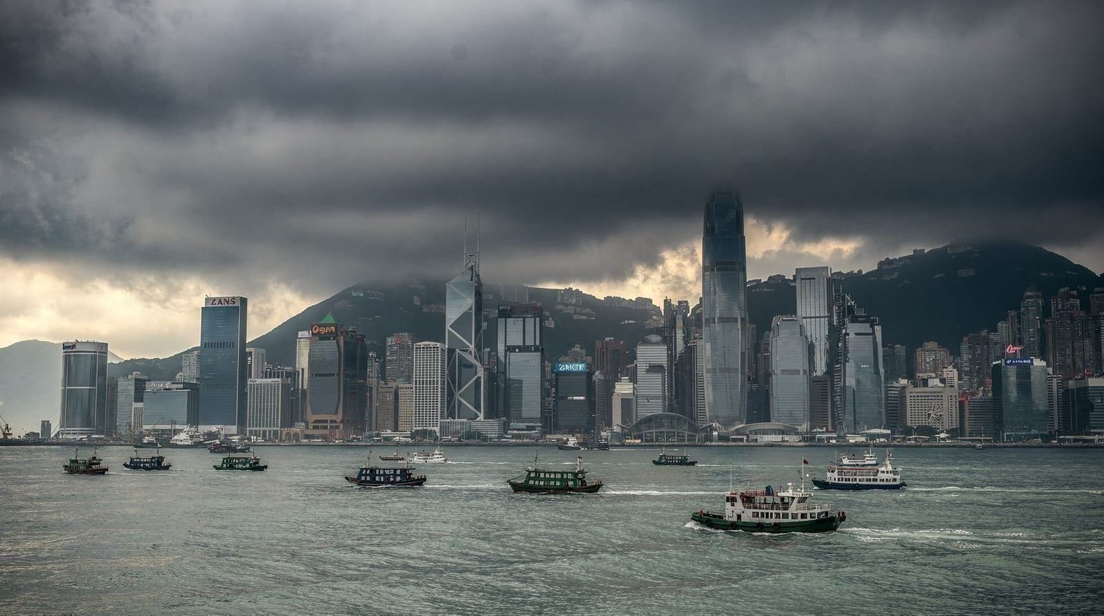 A época dos tufões em Hong Kong — o que os viajantes realmente precisam de saber — Tudo o que os visitantes precisam de saber sobre a época dos tufões de Hong Kong