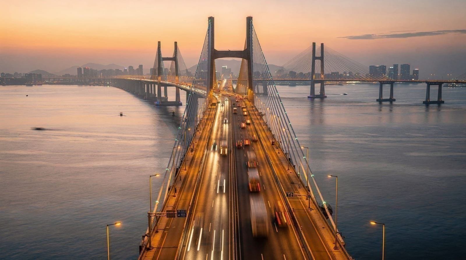 Macau: Private limo transfer between Hong Kong and Macau via HZMB
