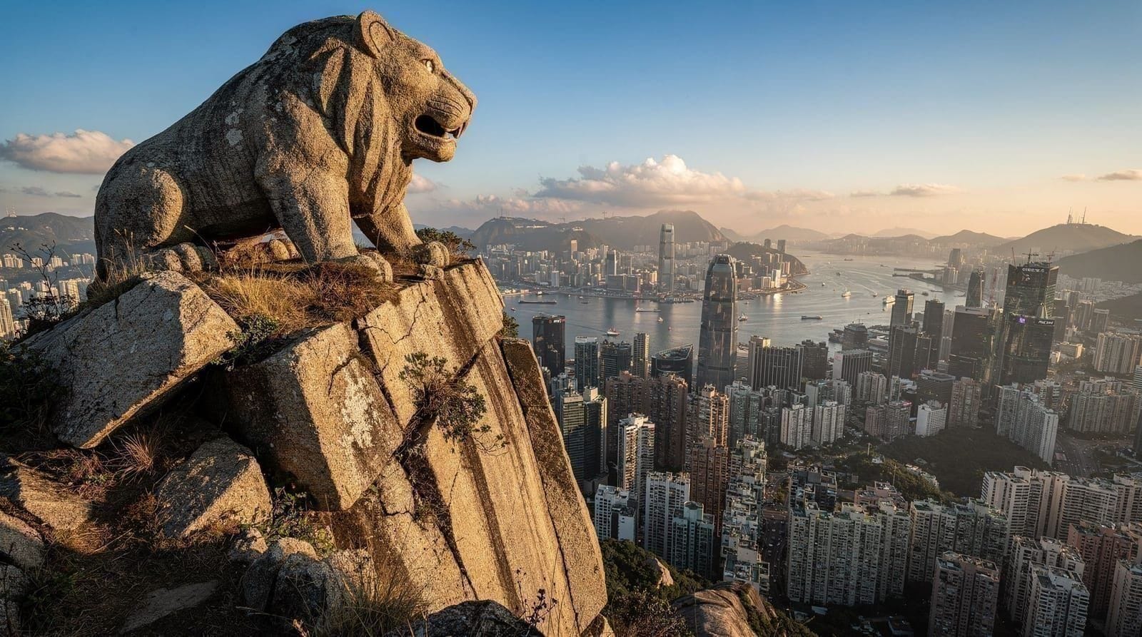 Hong Kong: Lion Rock ridge views guided hike 4 hours