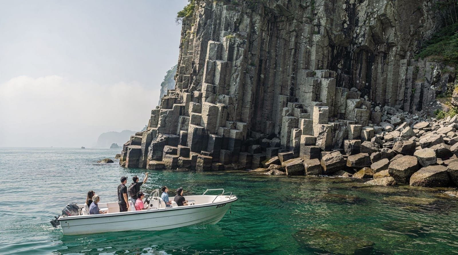 Hong Kong: Sai Kung Geopark private boat tour and pickup